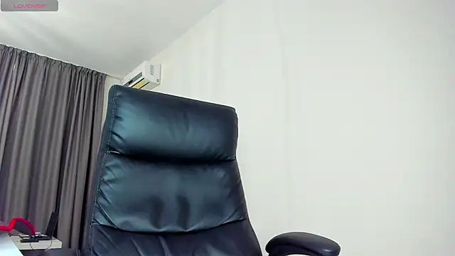 Snapshot of Findom_guy chatting on 03-28-26, 01:54 Findom guy online show from 03-28-26, 01:54