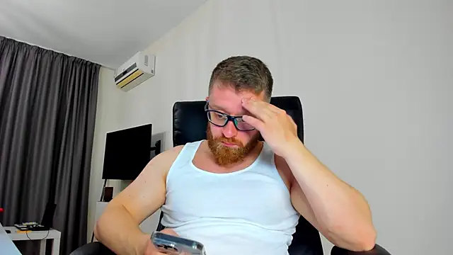 Snapshot of Findom_guy chatting on 04-04-26, 11:51 Findom guy online show from 04-04-26, 11:51