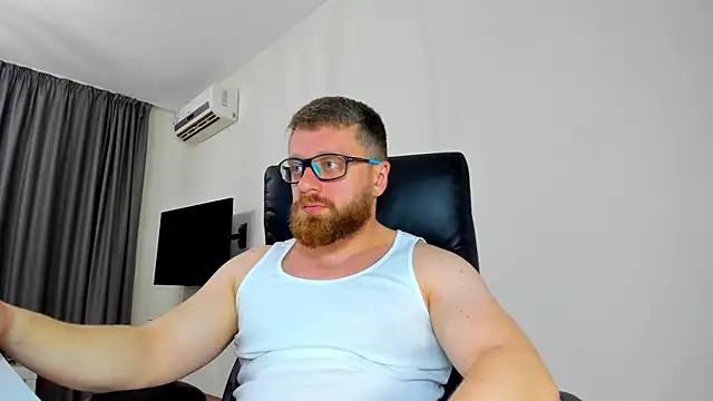 Snapshot of Findom_guy chatting on 04-09-26, 11:48 Findom guy online show from 04-09-26, 11:48