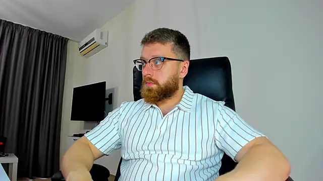 Snapshot of Findom_guy chatting on 04-11-26, 09:46 Findom guy online show from 04-11-26, 09:46