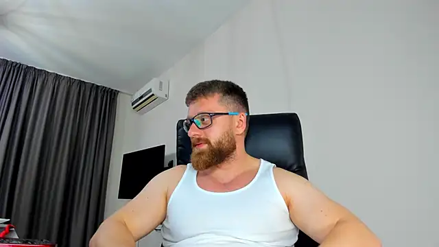 Snapshot of Findom_guy chatting on 04-24-26, 06:21 Findom guy online show from 04-24-26, 06:21
