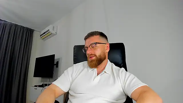 Snapshot of Findom_guy chatting on 04-26-26, 11:57 Findom guy online show from 04-26-26, 11:57