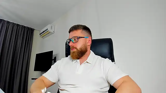 Snapshot of Findom_guy chatting on 05-04-26, 05:20 Findom guy online show from 05-04-26, 05:20