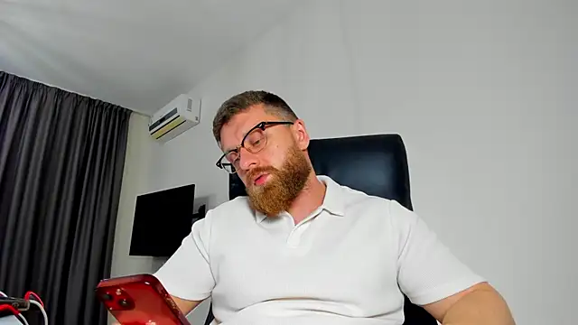 Snapshot of Findom_guy chatting on 05-08-26, 05:29 Findom guy online show from 05-08-26, 05:29