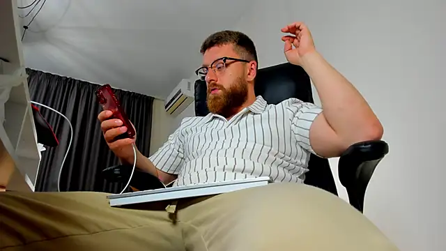 Snapshot of Findom_guy chatting on 05-09-26, 06:02 Findom guy online show from 05-09-26, 06:02