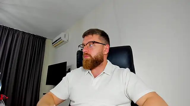 Snapshot of Findom_guy chatting on 05-11-26, 05:43 Findom guy online show from 05-11-26, 05:43