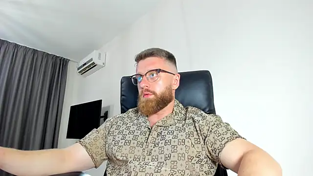 Snapshot of Findom_guy chatting on 05-28-26, 04:59 Findom guy online show from 05-28-26, 04:59