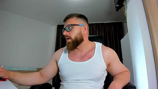 Snapshot of Findom_guy chatting on 06-02-26, 04:09 Findom guy online show from 06-02-26, 04:09