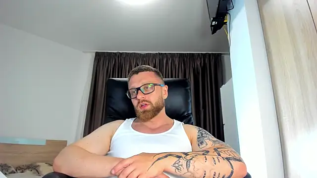 Snapshot of Findom_guy chatting on 06-26-26, 07:29 Findom guy online show from 06-26-26, 07:29