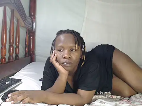 Snapshot of Queentesi chatting on 05-16-26, 10:41 Queentesi online show from 05-16-26, 10:41