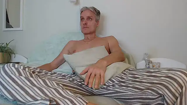 StrongBill online show from 12-08-24, 03:24