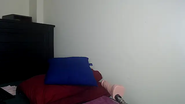 Snapshot of NIKKIE_LOVE chatting on 05-15-26, 06:48 NIKKIE LOVE online show from 05-15-26, 06:48