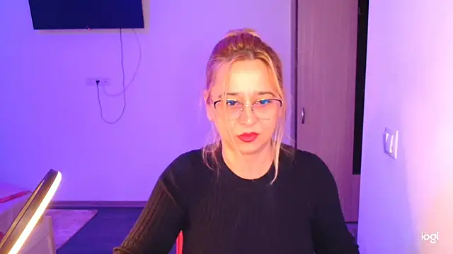 freyyamore1 online show from 04-01-26, 04:37