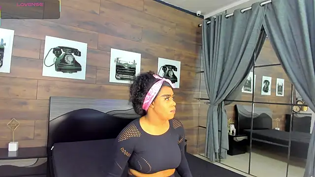 Briana Wells  online show from 07-12-26, 12:29