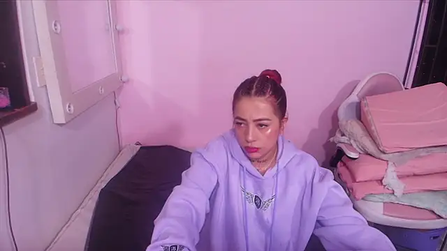 Snapshot of celeste_sea chatting on 03-07-25, 07:05 celeste sea online show from 03-07-25, 07:05