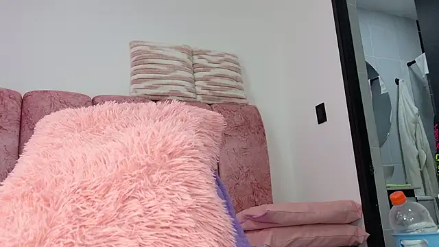 Snapshot of celeste_sea chatting on 01-06-26, 07:17 celeste sea online show from 01-06-26, 07:17