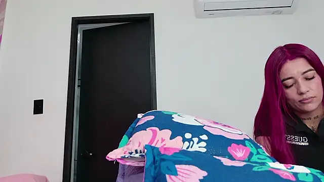 Snapshot of celeste_sea chatting on 03-07-26, 07:11 celeste sea online show from 03-07-26, 07:11