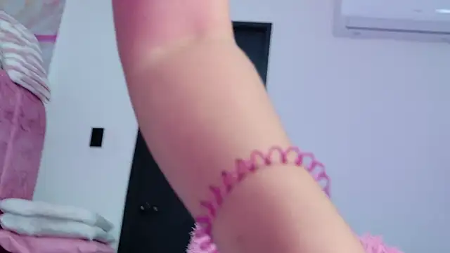 Snapshot of celeste_sea chatting on 03-21-26, 07:17 celeste sea online show from 03-21-26, 07:17