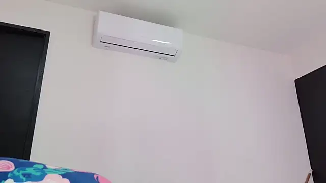 Snapshot of celeste_sea chatting on 04-15-26, 07:21 celeste sea online show from 04-15-26, 07:21