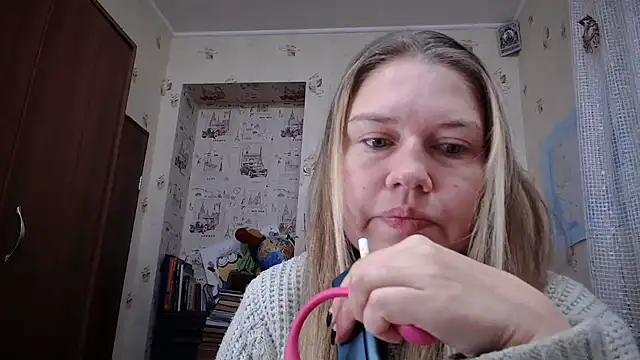 Snapshot of dream_alexa chatting on 10-28-25, 02:26 dream alexa online show from 10-28-25, 02:26