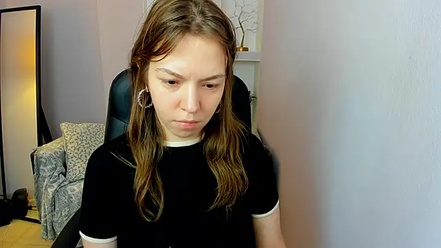 Snapshot of Persephoni chatting on 06-20-26, 10:18 Persephoni online show from 06-20-26, 10:18