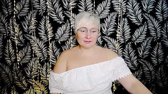 Snapshot of Olivia_playful chatting on 07-23-26, 10:24 Olivia playful online show from 07-23-26, 10:24