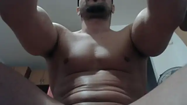 Snapshot of alex_blu chatting on 04-23-26, 12:29 alex blu online show from 04-23-26, 12:29