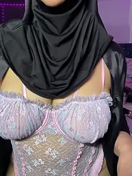 Snapshot of Jameela chatting on 07-06-26, 11:29 Jameela online show from 07-06-26, 11:29