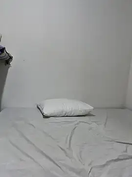 frenchxena98 online show from 11-17-25, 09:20