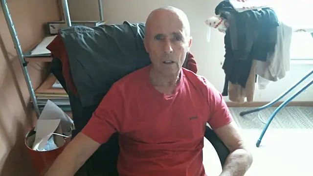 Snapshot of olibrius71 chatting on 02-21-26, 01:12 olibrius71 online show from 02-21-26, 01:12