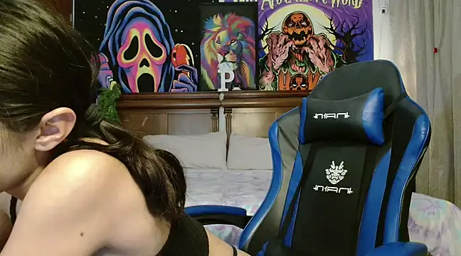 MINI Petite online show from 02-15-25, 03:09