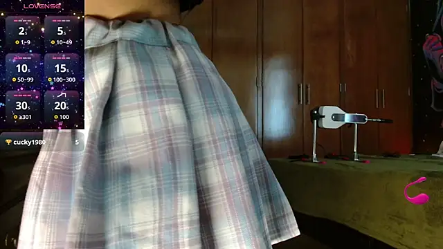 MINI Petite online show from 10-16-25, 06:31