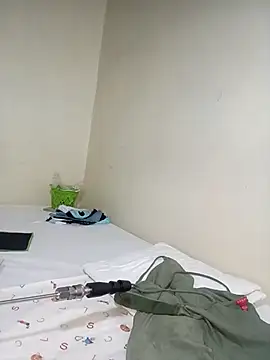 Snapshot of Ranny18l chatting on 10-31-25, 11:00 Ranny18l online show from 10-31-25, 11:00