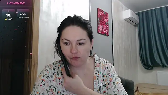 Stacy Davice online show from 10-24-25, 04:03