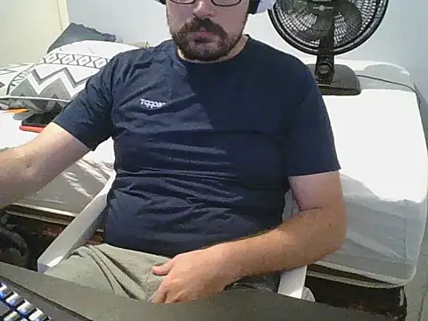 Snapshot of SuyNey chatting on 02-08-26, 07:56 SuyNey online show from 02-08-26, 07:56