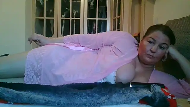 Snapshot of Mileva88 chatting on 03-12-26, 02:34 Mileva88 online show from 03-12-26, 02:34