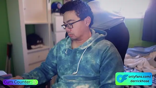 Snapshot of DerrickHose chatting on 11-16-25, 03:28 DerrickHose online show from 11-16-25, 03:28