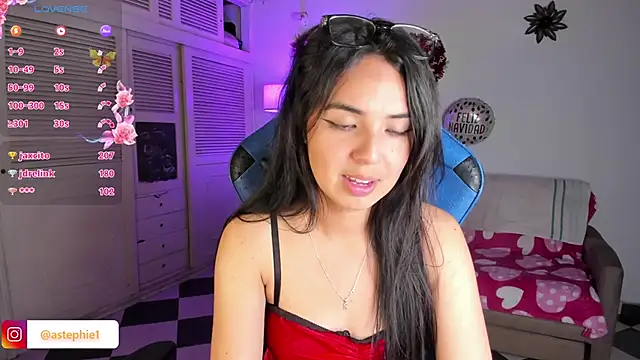 Miss Nicole online show from 12-31-24, 04:16