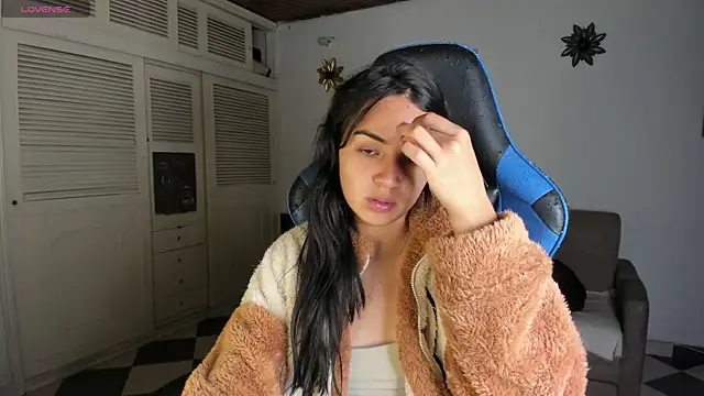 Miss Nicole online show from 01-06-25, 01:42