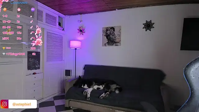 Miss Nicole online show from 01-20-25, 04:21