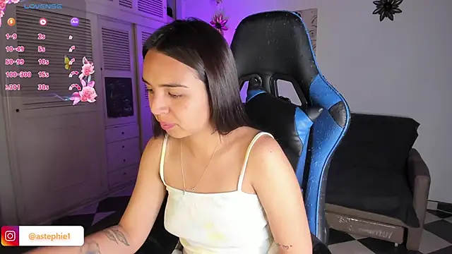 Miss Nicole online show from 01-23-25, 01:19