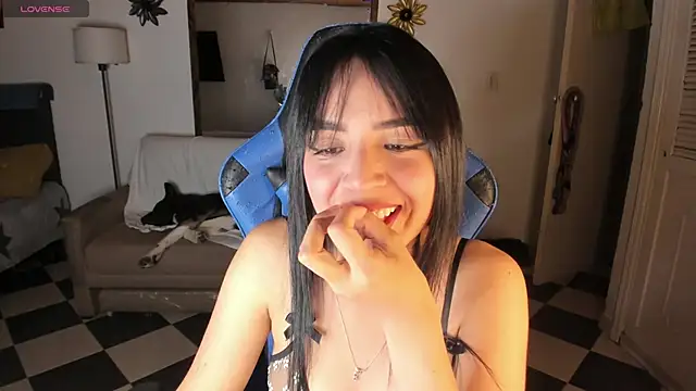 Miss Nicole online show from 03-22-25, 04:45