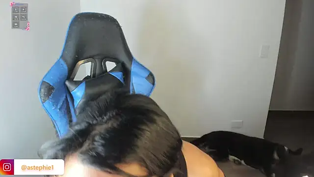 Miss Nicole online show from 10-01-25, 01:22