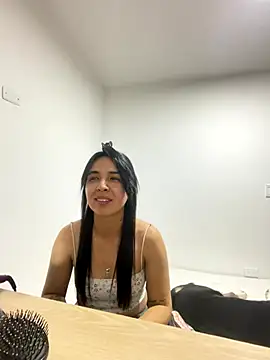 Miss Nicole online show from 10-19-25, 12:33