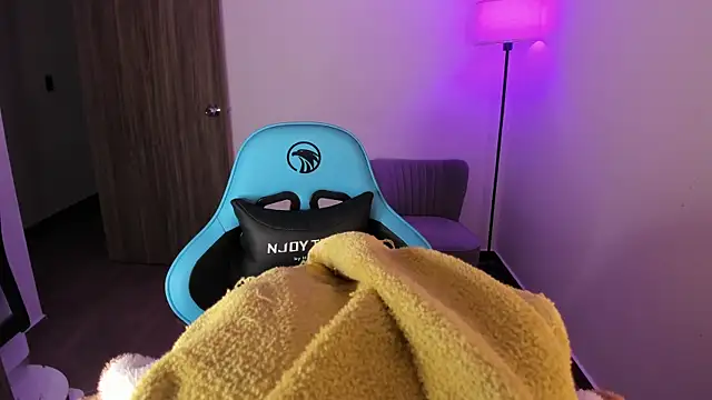 Miss Nicole online show from 02-12-26, 01:33