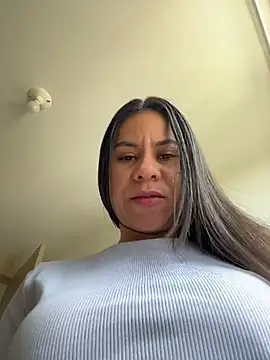 Reggie-Liam online show from 04-12-26, 07:19