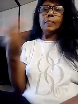 MsAttitude online show from 05-06-26, 07:24