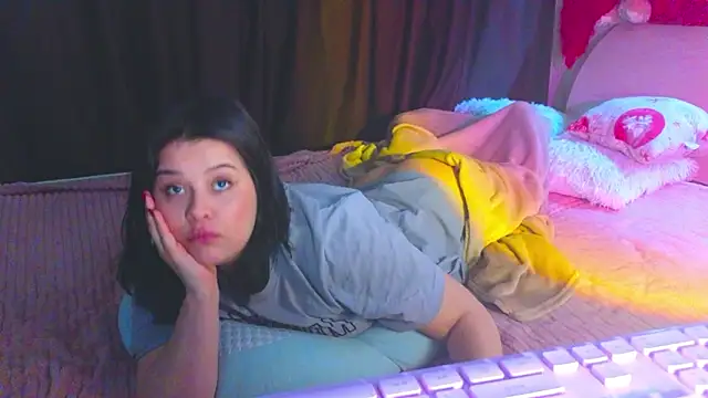 Snapshot of Malika_uAngel chatting on 02-15-26, 07:51 Malika uAngel online show from 02-15-26, 07:51