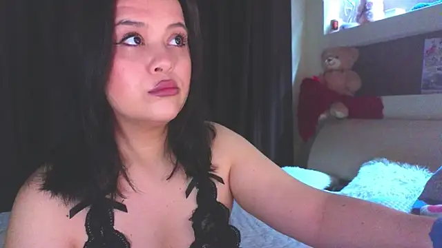 Snapshot of Malika_uAngel chatting on 02-26-26, 01:37 Malika uAngel online show from 02-26-26, 01:37