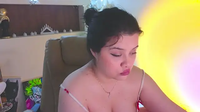 Snapshot of Malika_uAngel chatting on 04-21-26, 02:51 Malika uAngel online show from 04-21-26, 02:51